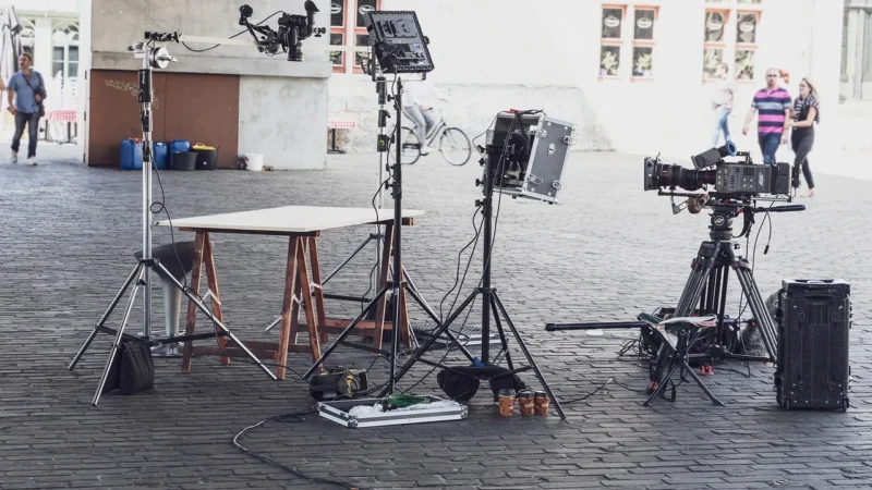 Kreujemy filmy reklamowe – kulisy profesjonalnej produkcji spotów