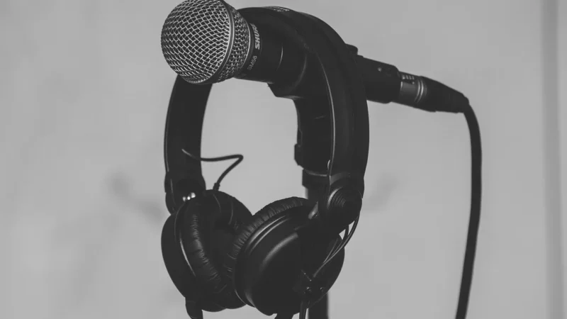 Sala prób czy studio — jak wybrać idealne miejsce dla zespołu i podcastu
